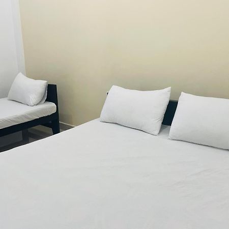 Natraj Guest House Тринкомалі Екстер'єр фото